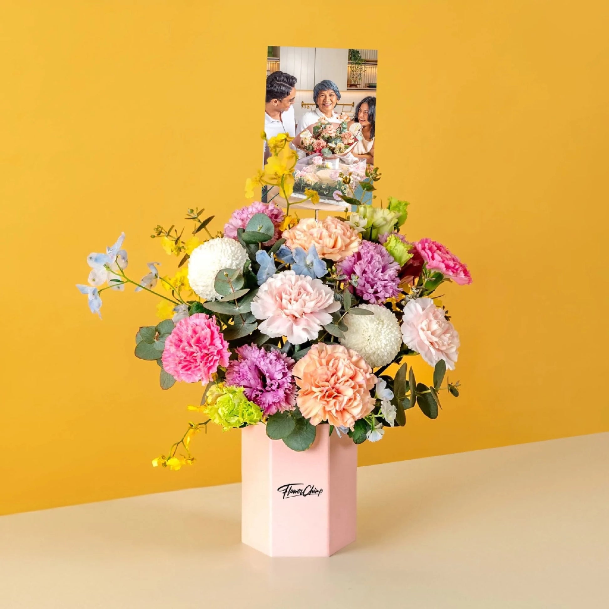 flowerchimp-bundle-south-hex-box-lindor-200g-bundle-2500x2500-02
